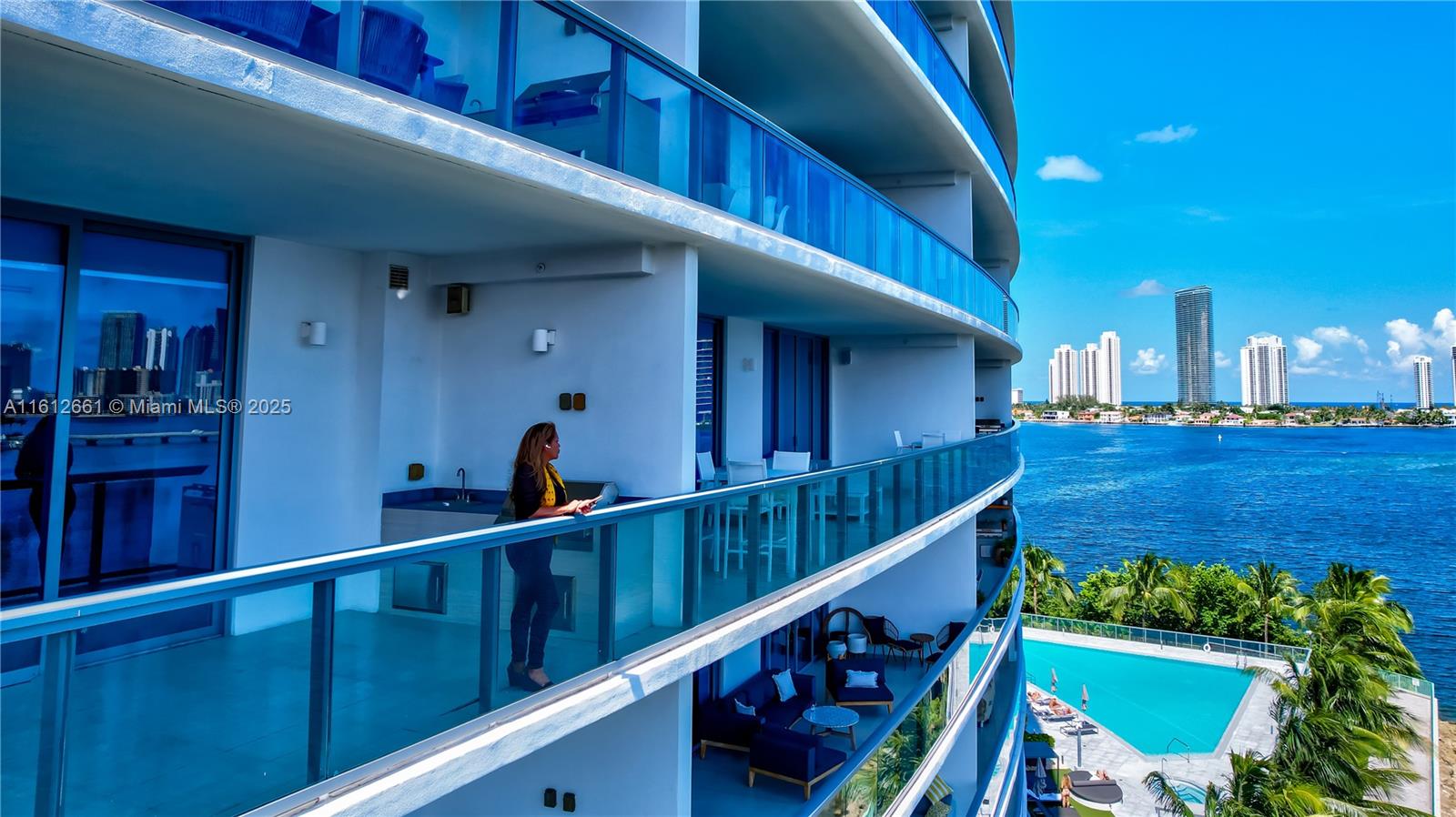 ECHO CONDO AVENTURA - Residential