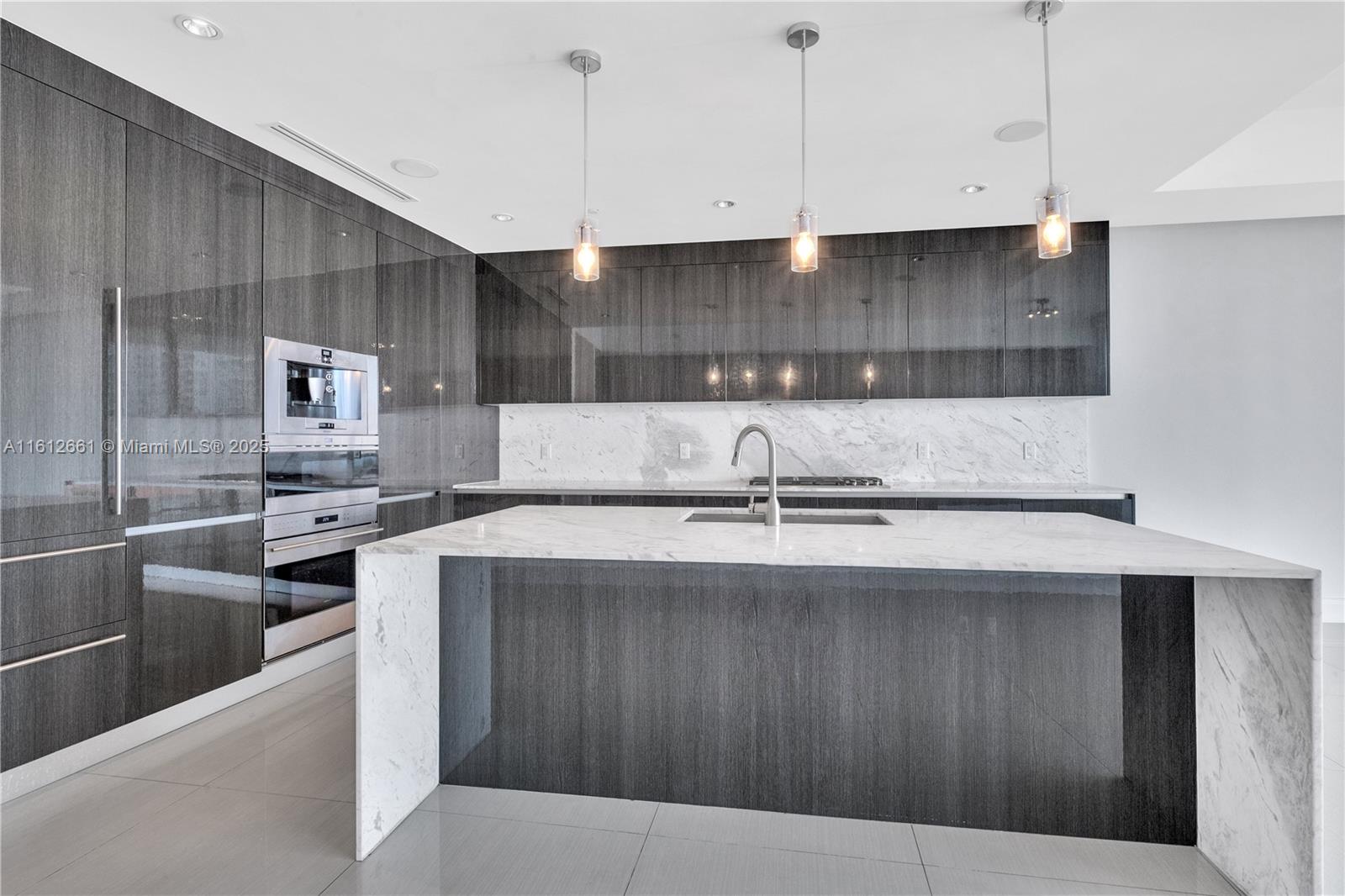 ECHO CONDO AVENTURA - Residential