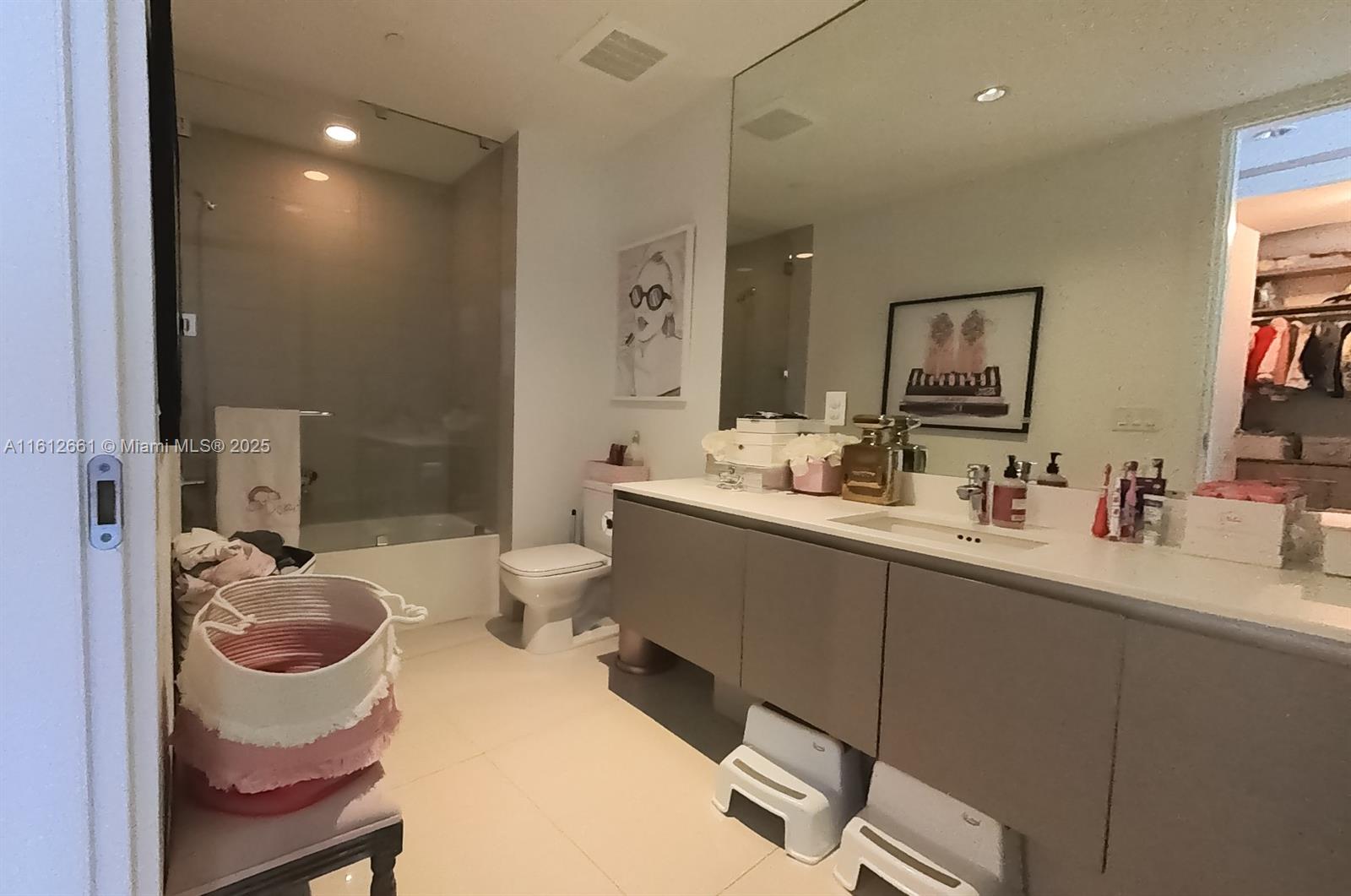 ECHO CONDO AVENTURA - Residential