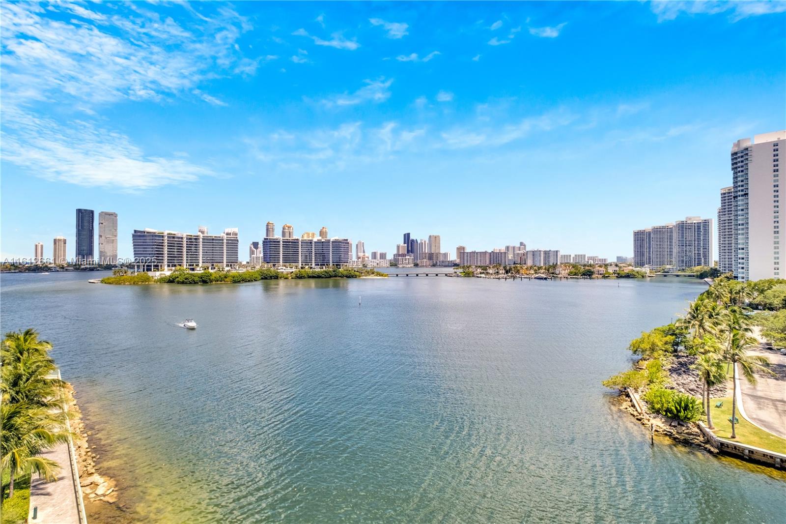 ECHO CONDO AVENTURA - Residential