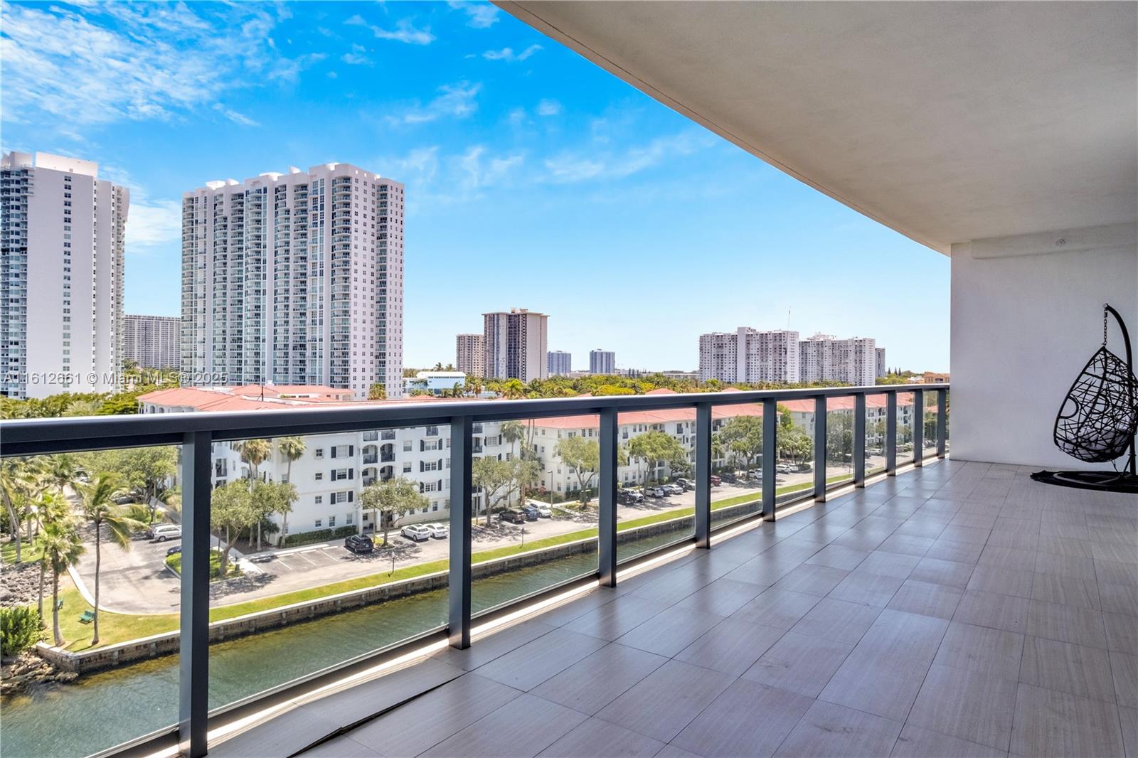 ECHO CONDO AVENTURA - Residential