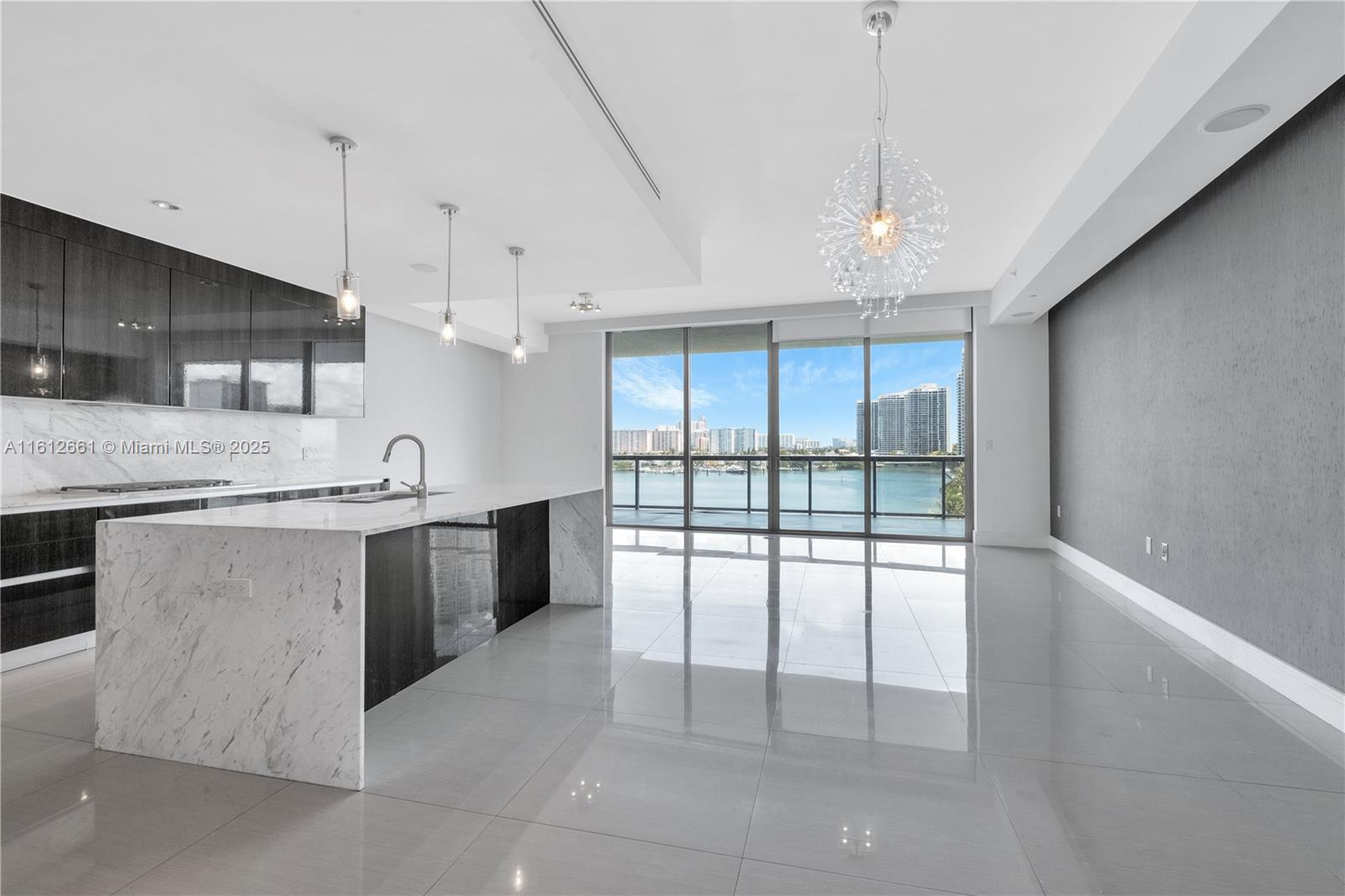 ECHO CONDO AVENTURA - Residential
