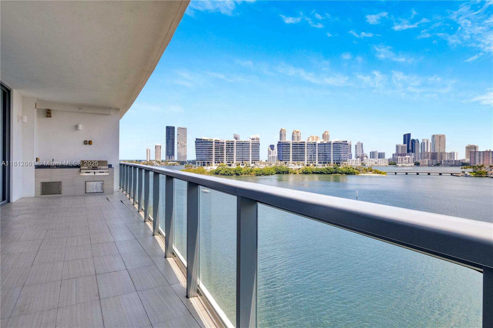 3300 Ne 188 St 611, Aventura, Miami-Dade County, Florida - 4 Bedrooms  
5 Bathrooms - 