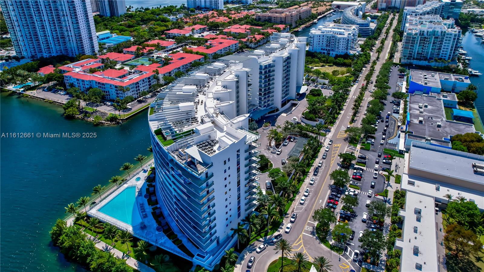 ECHO CONDO AVENTURA - Residential