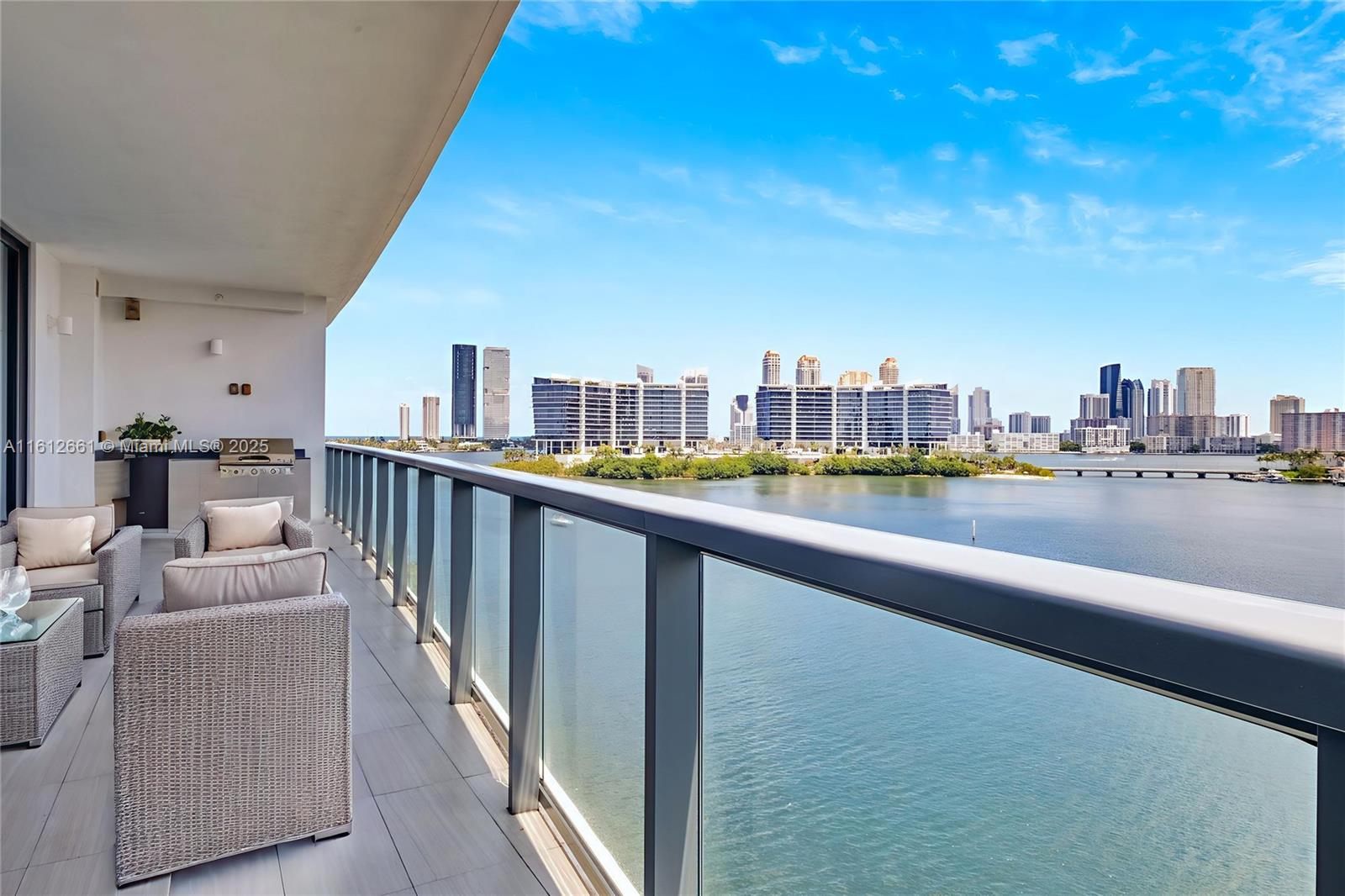 ECHO CONDO AVENTURA - Residential