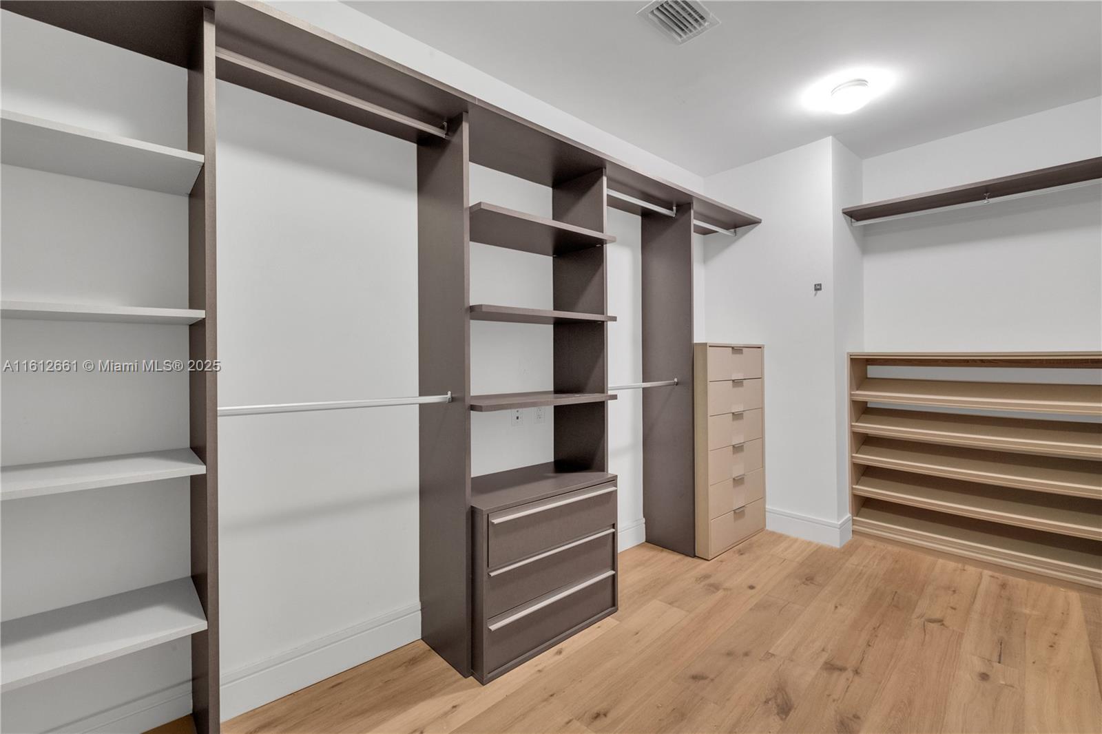 ECHO CONDO AVENTURA - Residential