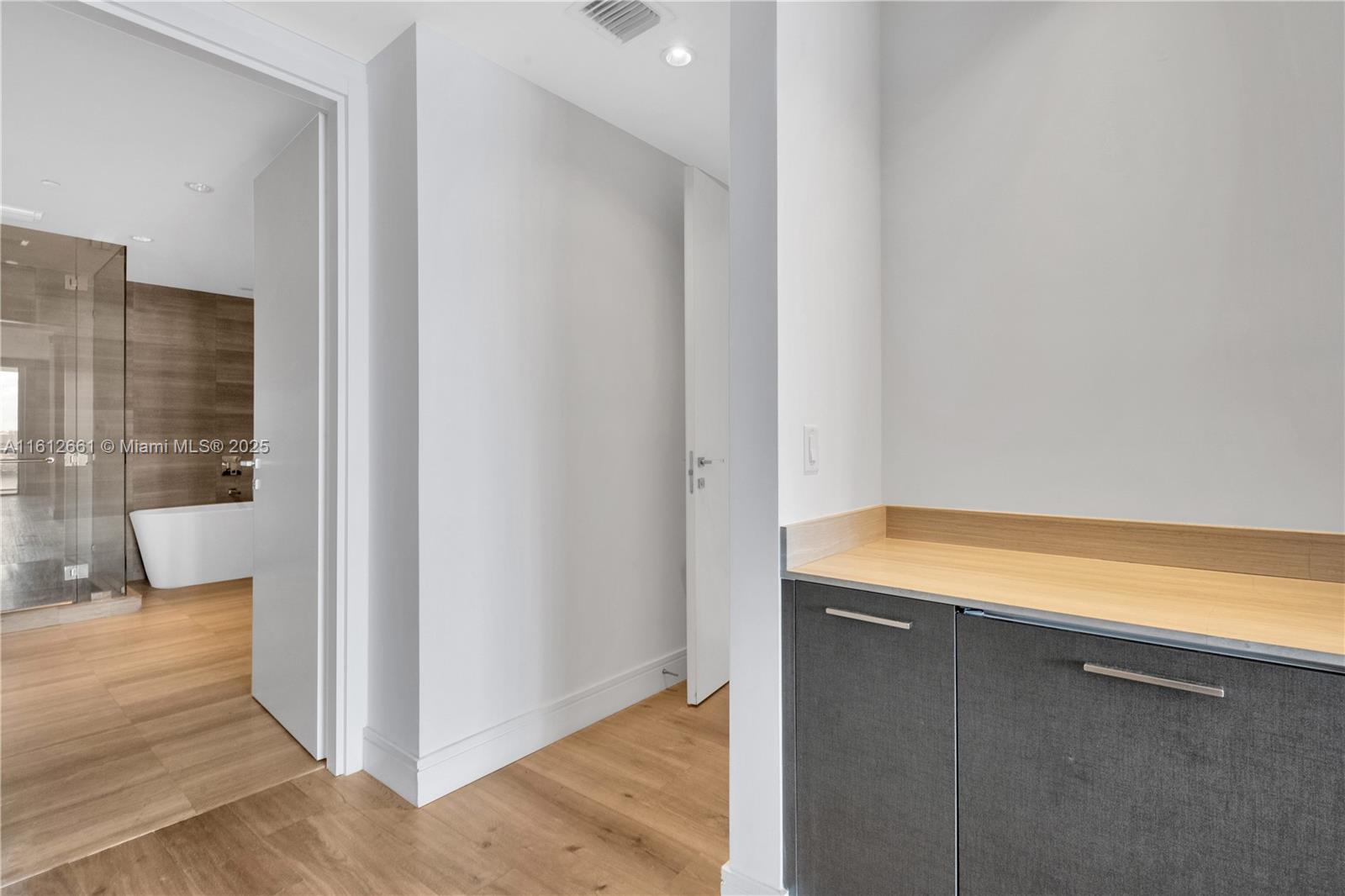 ECHO CONDO AVENTURA - Residential