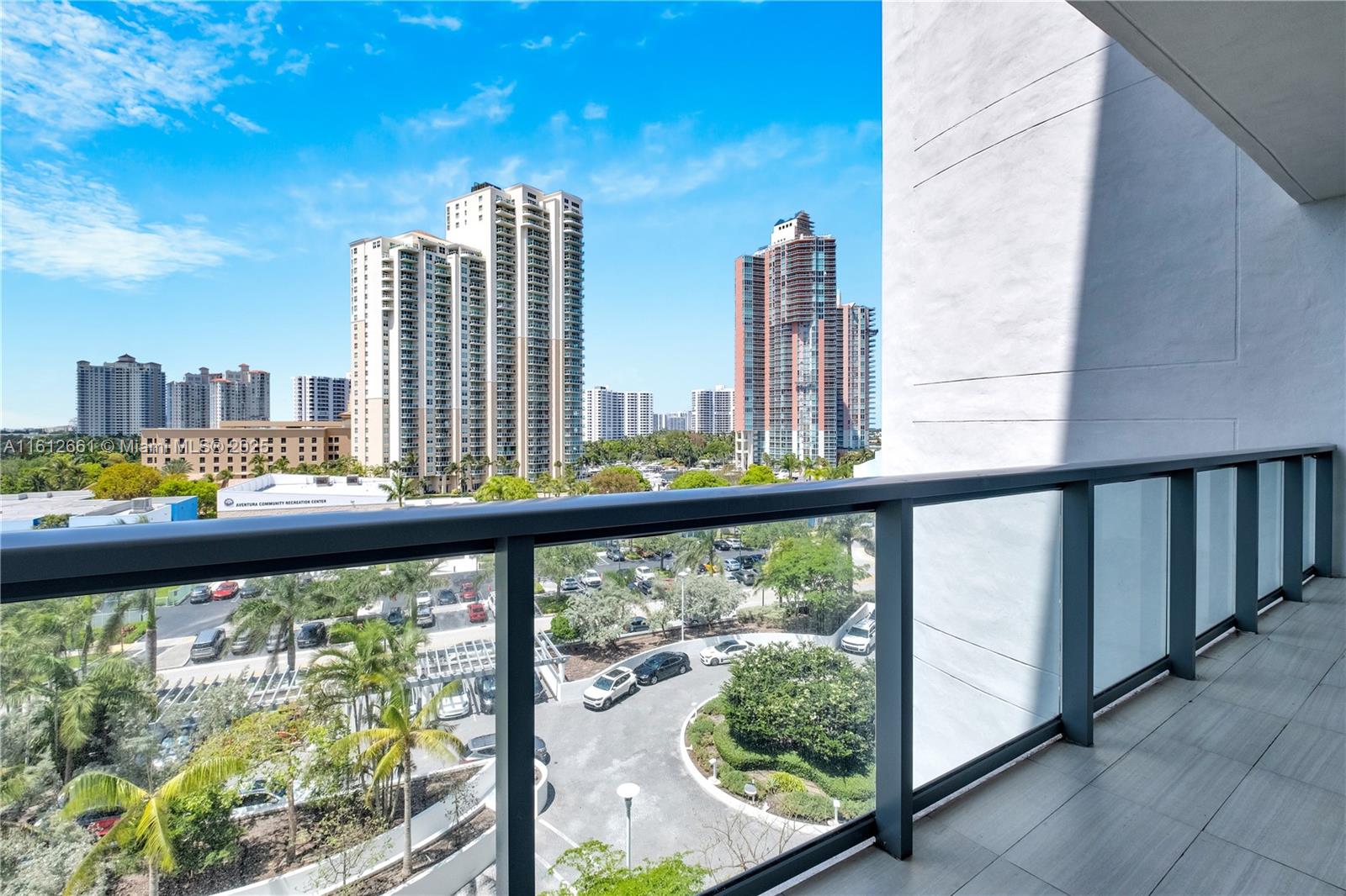 ECHO CONDO AVENTURA - Residential