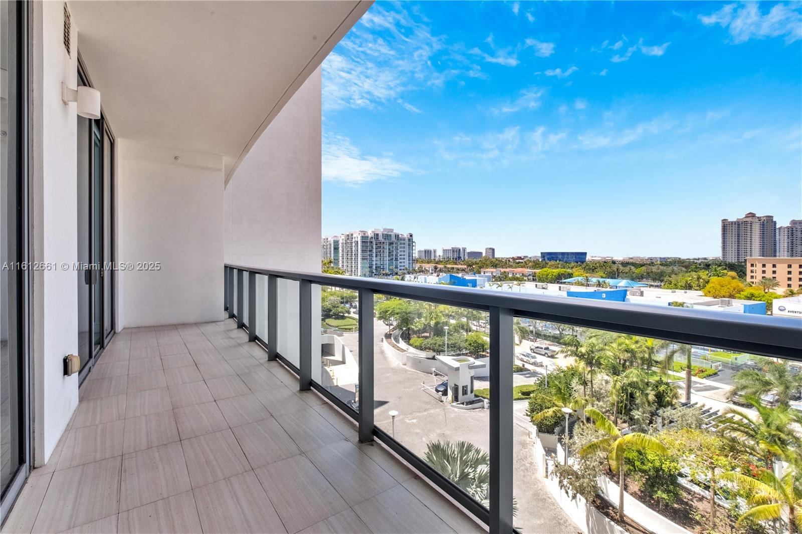 ECHO CONDO AVENTURA - Residential