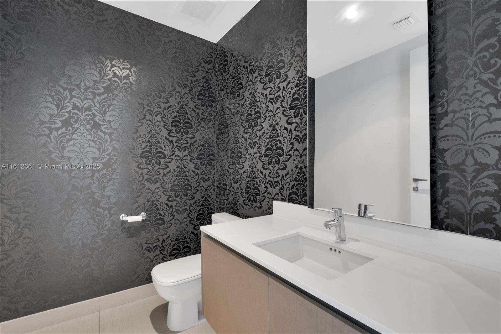 ECHO CONDO AVENTURA - Residential