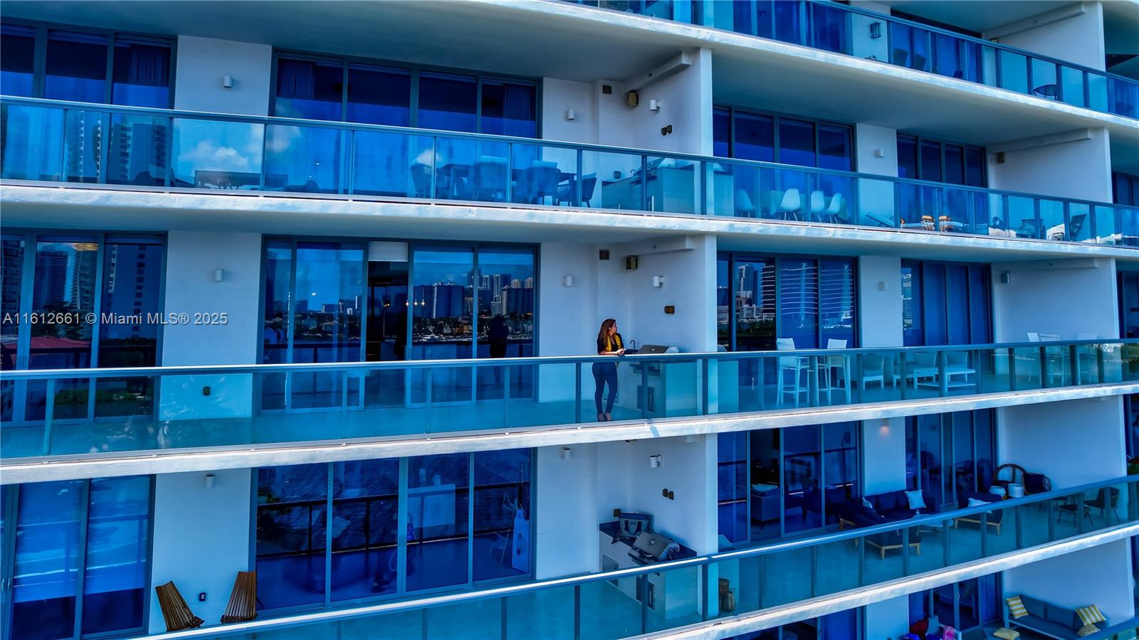 ECHO CONDO AVENTURA - Residential