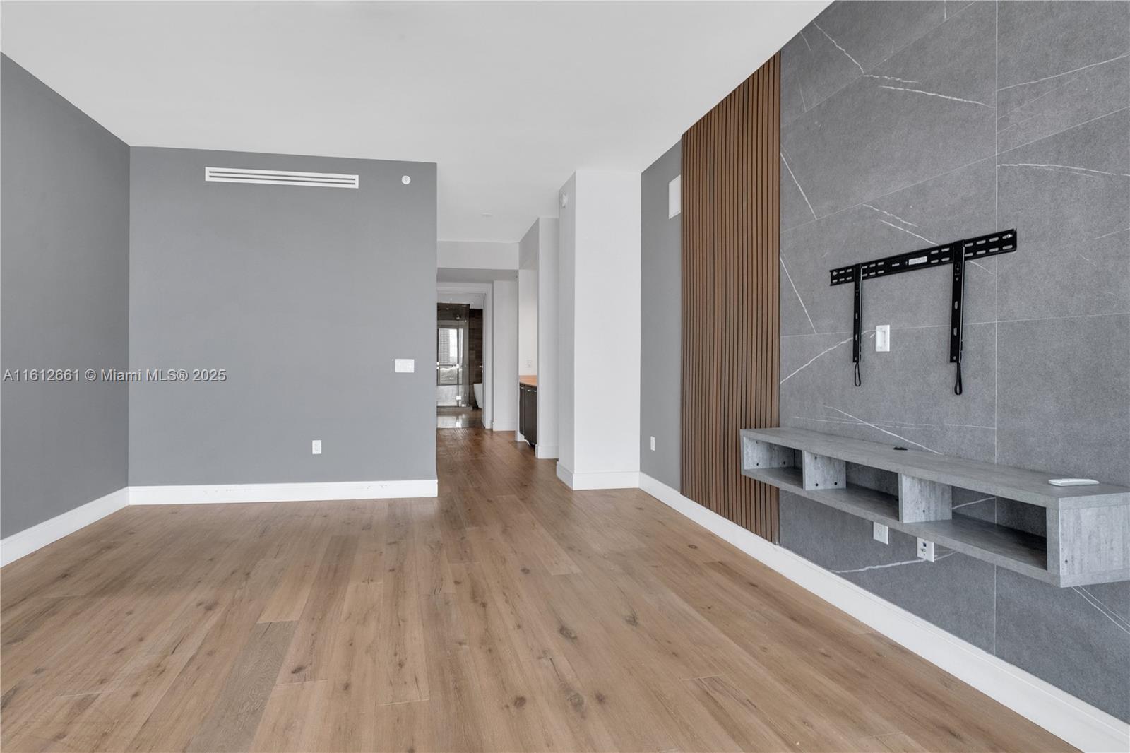 ECHO CONDO AVENTURA - Residential