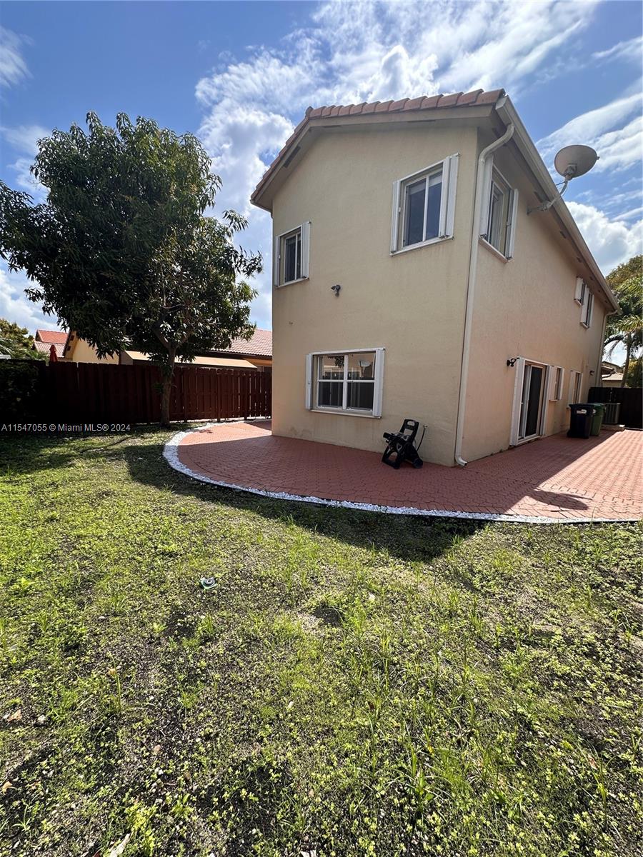 DORAL LANDINGS EAST - Residential Lease
