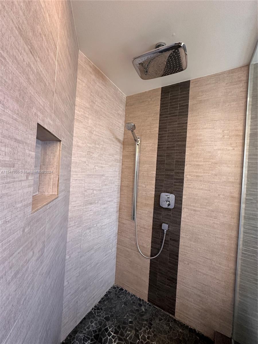 DORAL LANDINGS EAST - Residential Lease