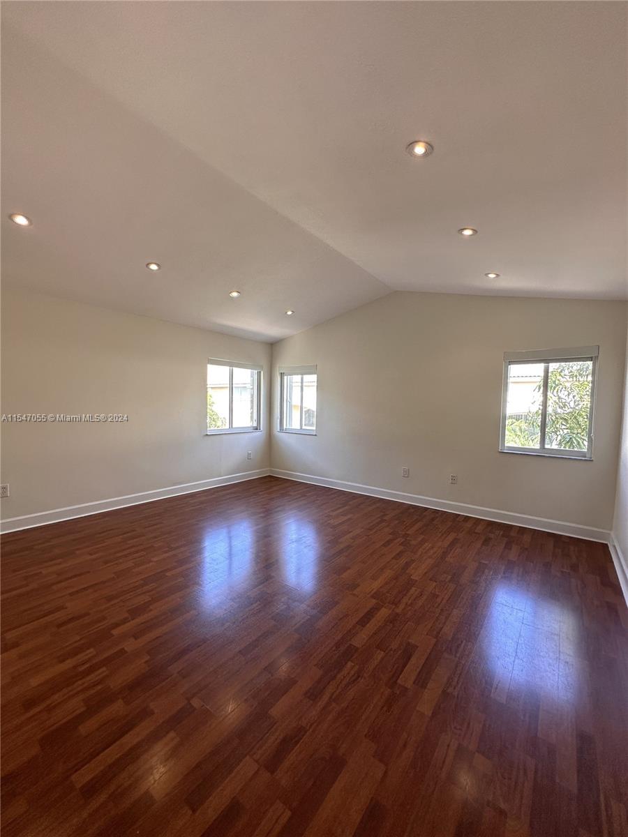 DORAL LANDINGS EAST - Residential Lease