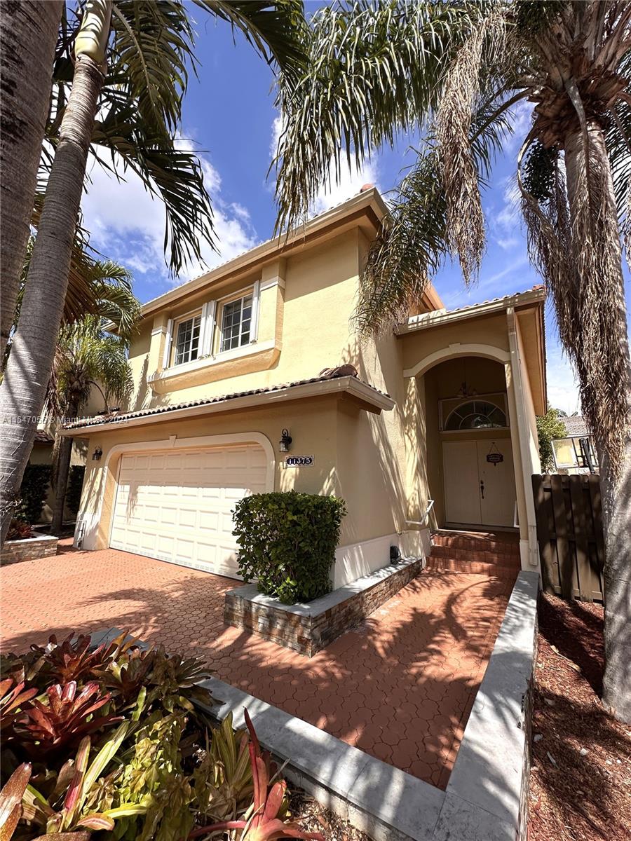Amazing 4/2.5 single family home in the very desirable gated community of Doral Landings East, in the heart of Doral. Functional and spacious layout, brand new updated bathrooms, SS appliances, ample of natural light throughout and plenty of storage space, with oversized master bedroom, walk in closets and so much more. Fabulous and beautiful backyard. Centrally located near parks, highways, supermarkets, restaurants, malls, great schools and malls.