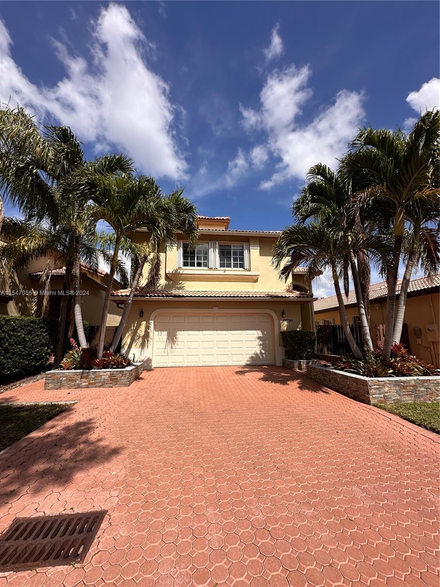 DORAL LANDINGS EAST - Residential Lease