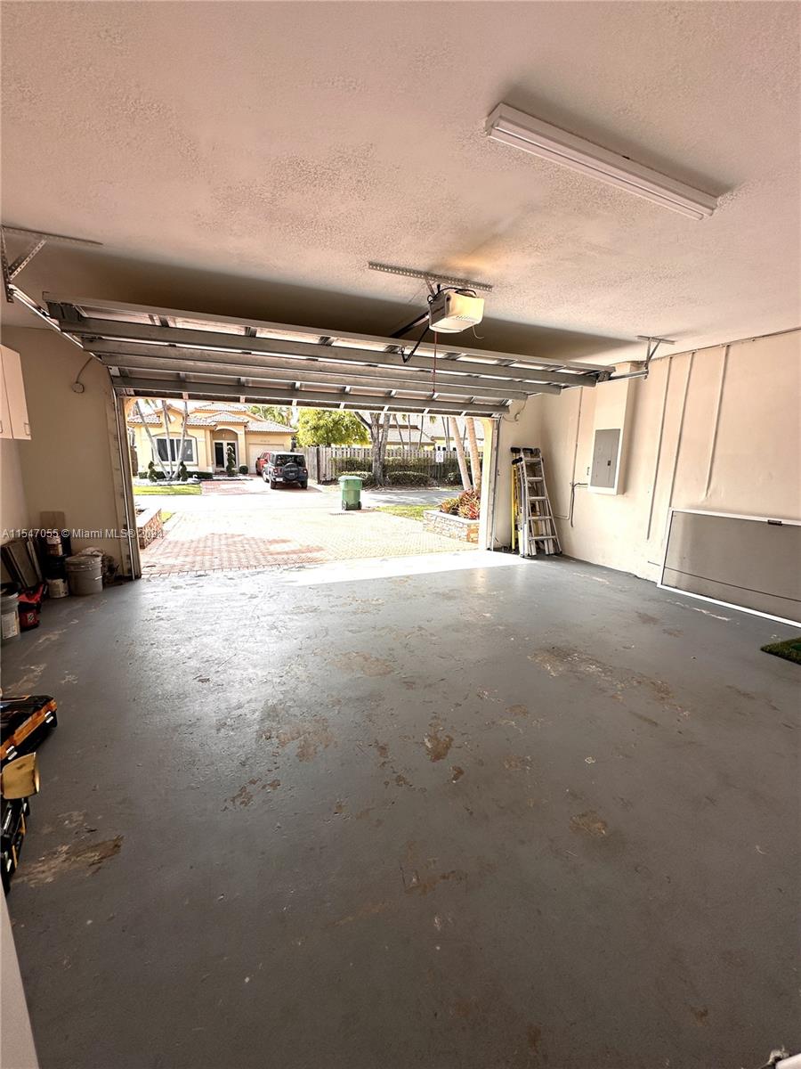 DORAL LANDINGS EAST - Residential Lease