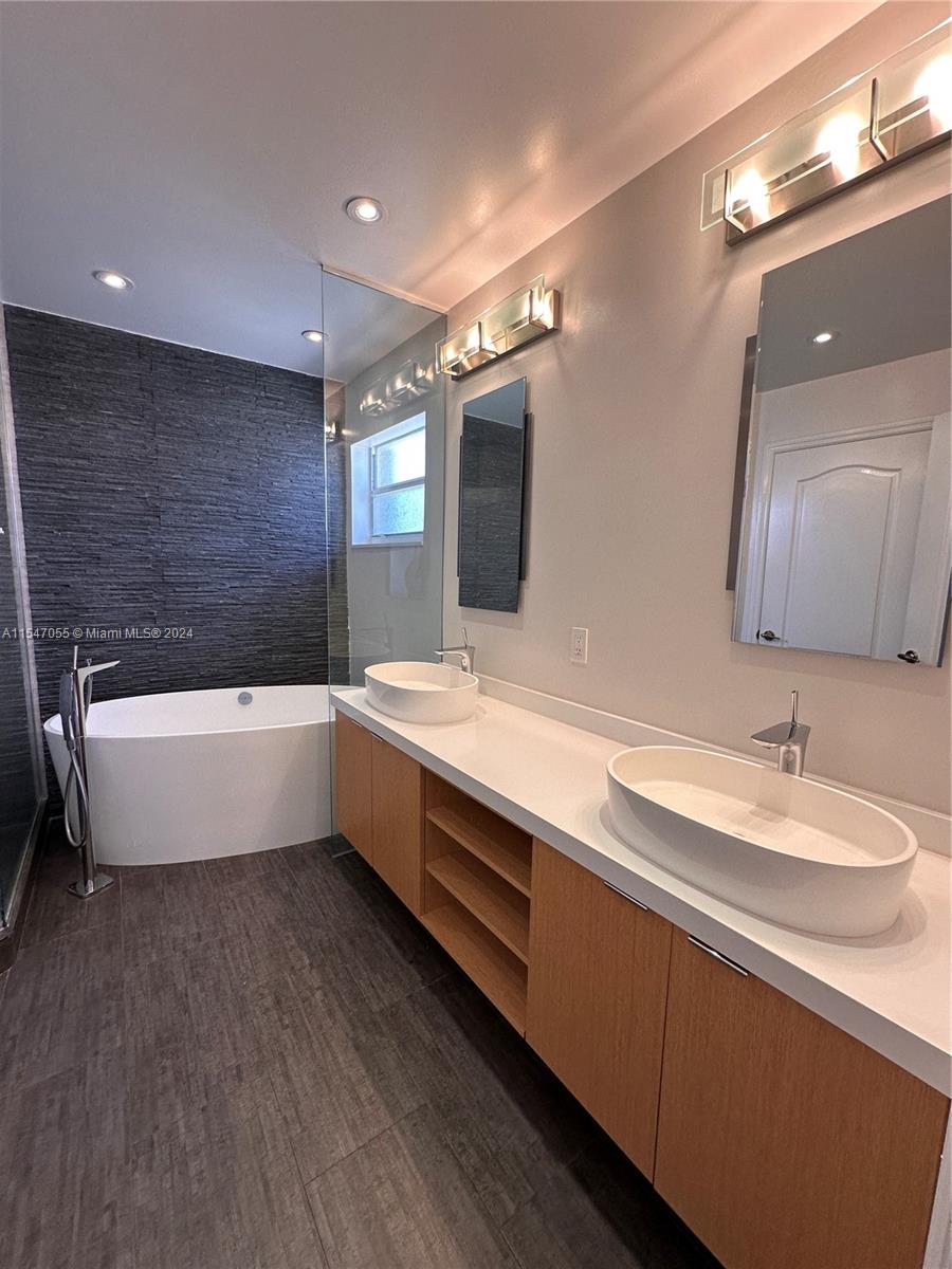 DORAL LANDINGS EAST - Residential Lease