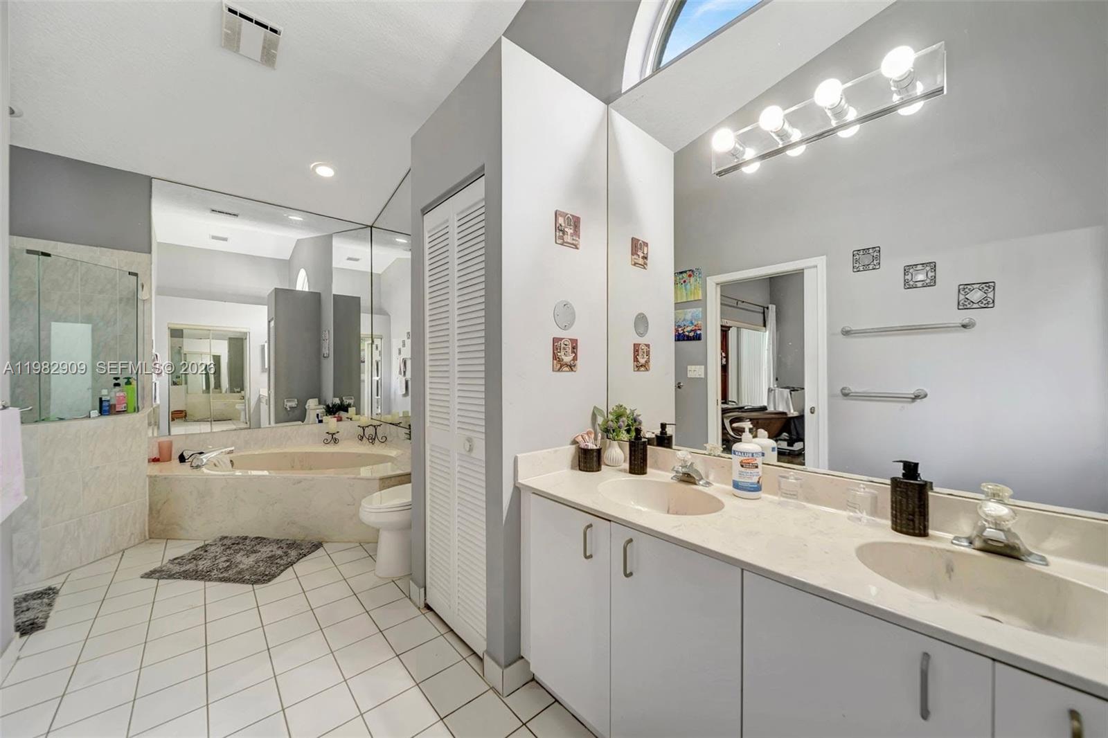 SHADOW WOOD - Residential