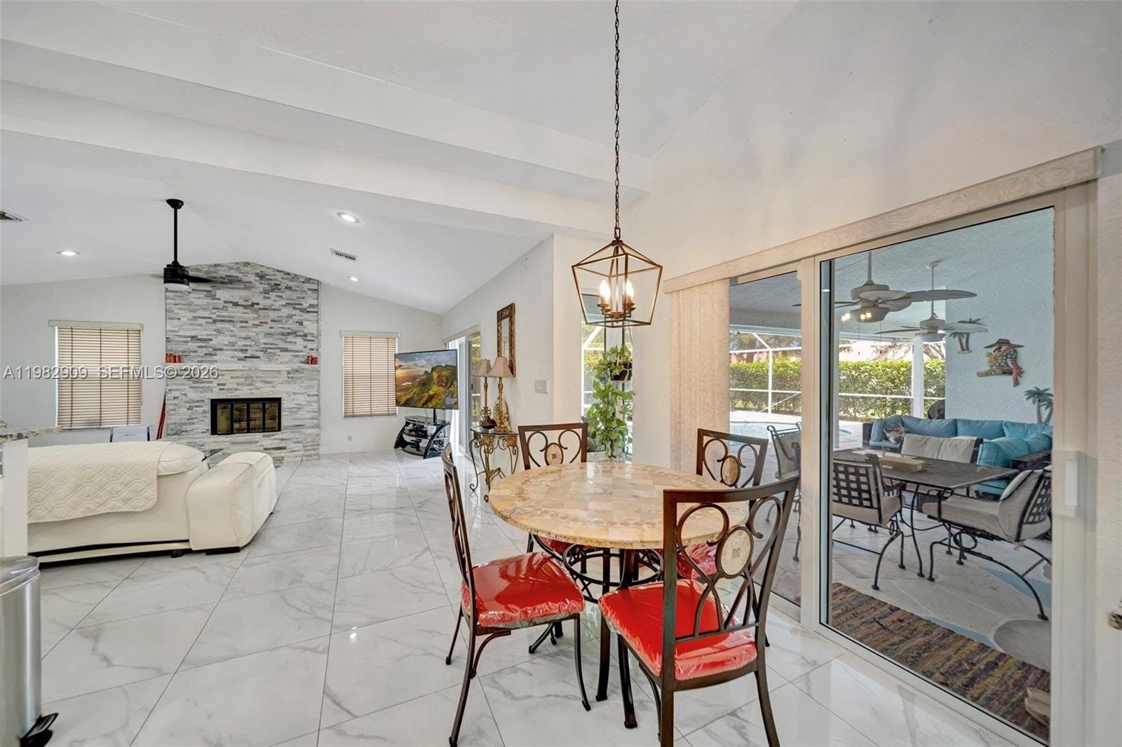 SHADOW WOOD - Residential