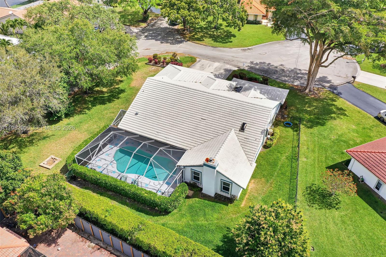 SHADOW WOOD - Residential