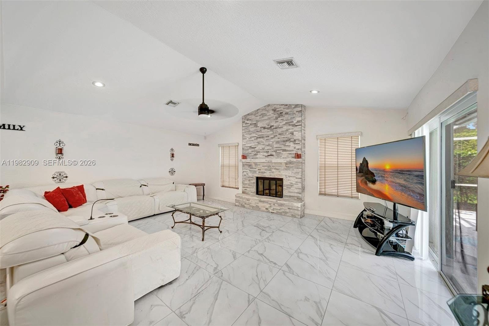 SHADOW WOOD - Residential