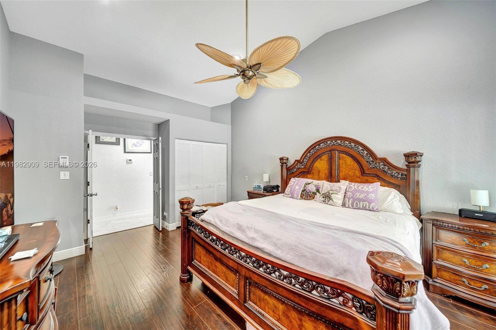 SHADOW WOOD - Residential