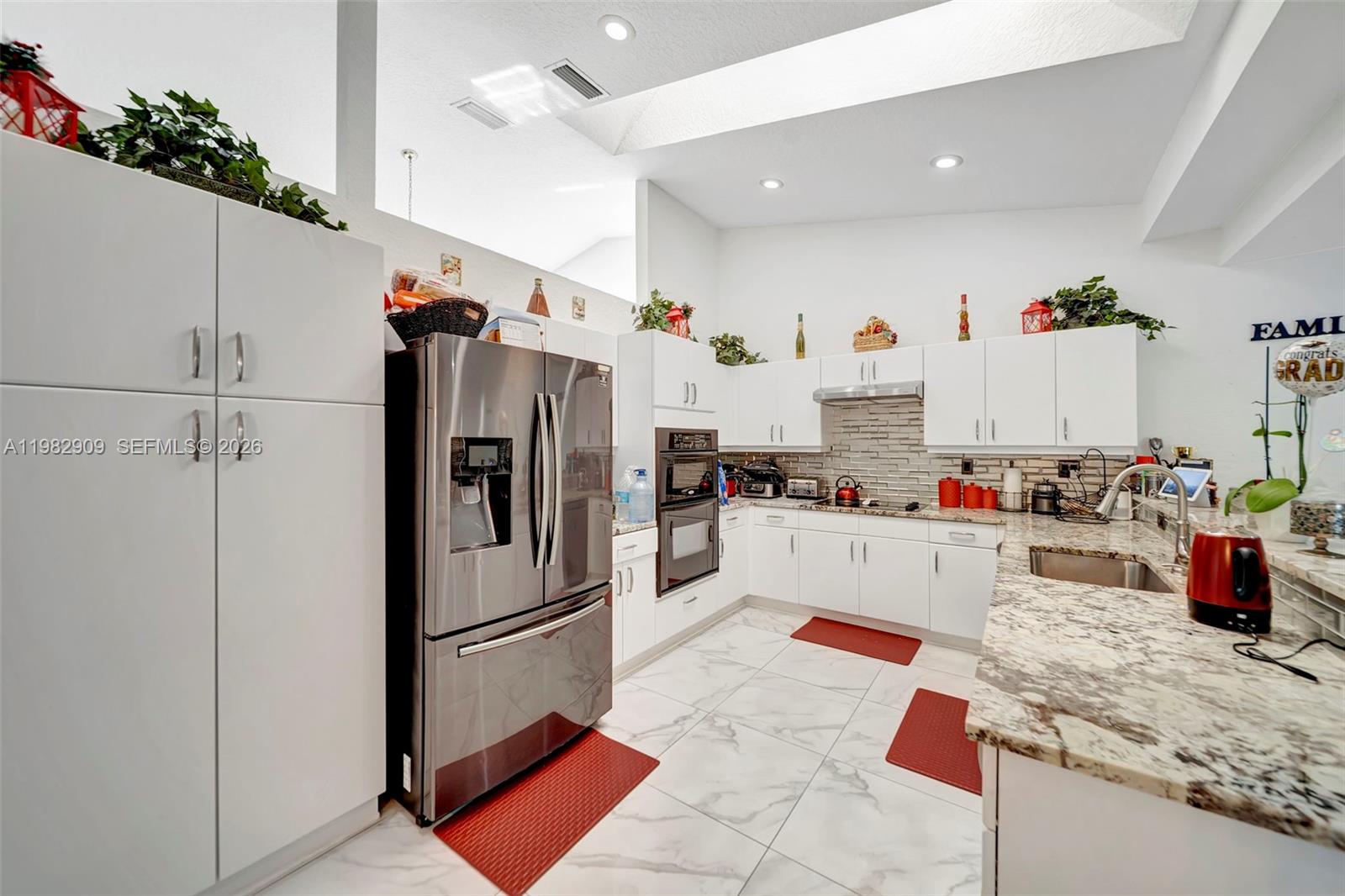 SHADOW WOOD - Residential