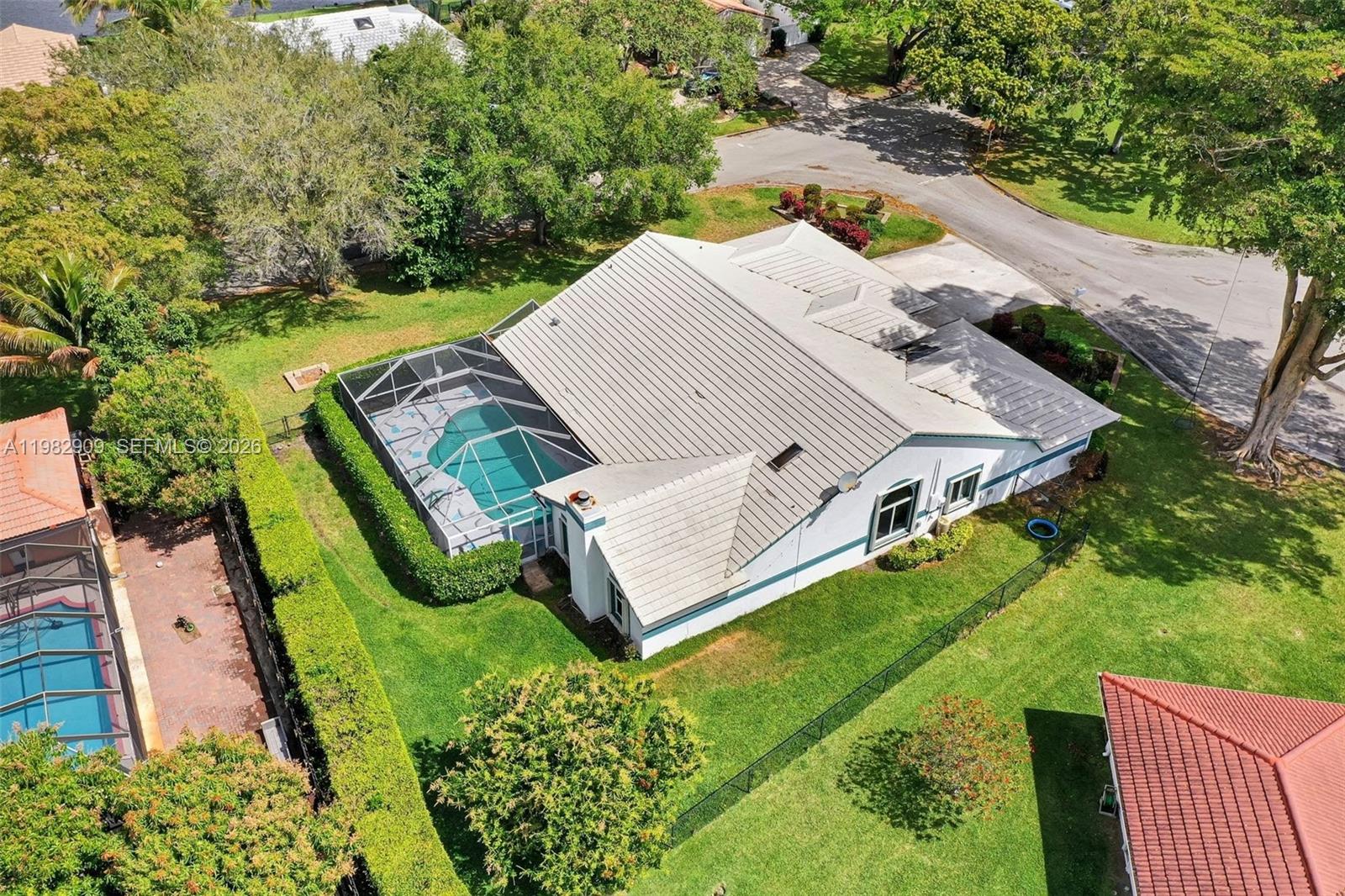 SHADOW WOOD - Residential