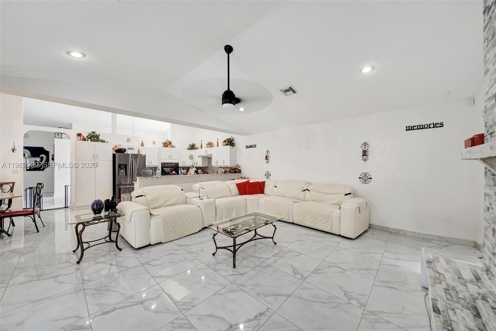 SHADOW WOOD - Residential