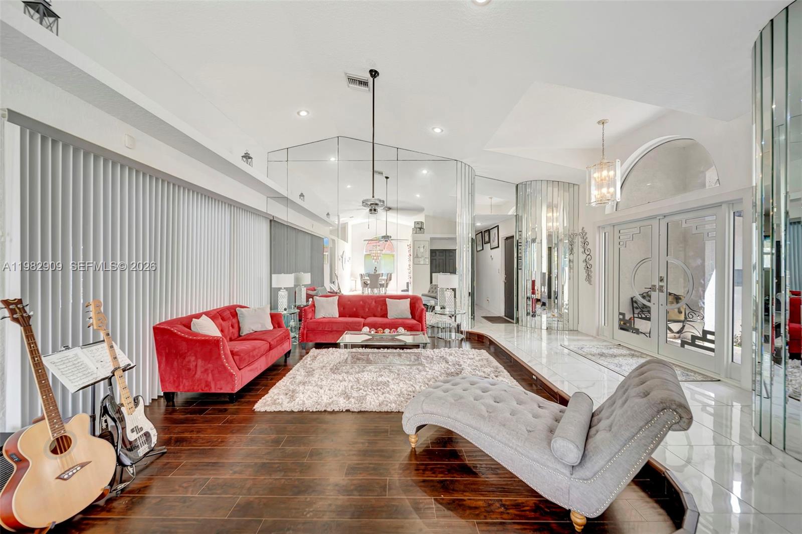 SHADOW WOOD - Residential