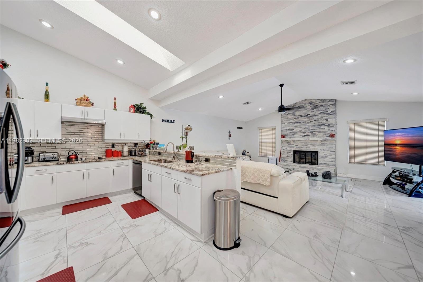 SHADOW WOOD - Residential