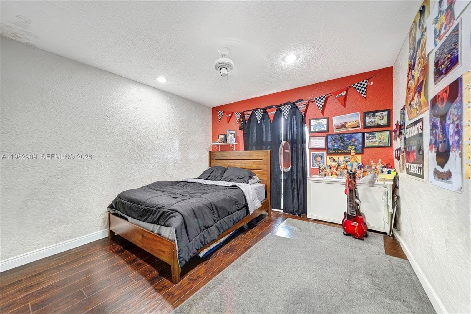 SHADOW WOOD - Residential