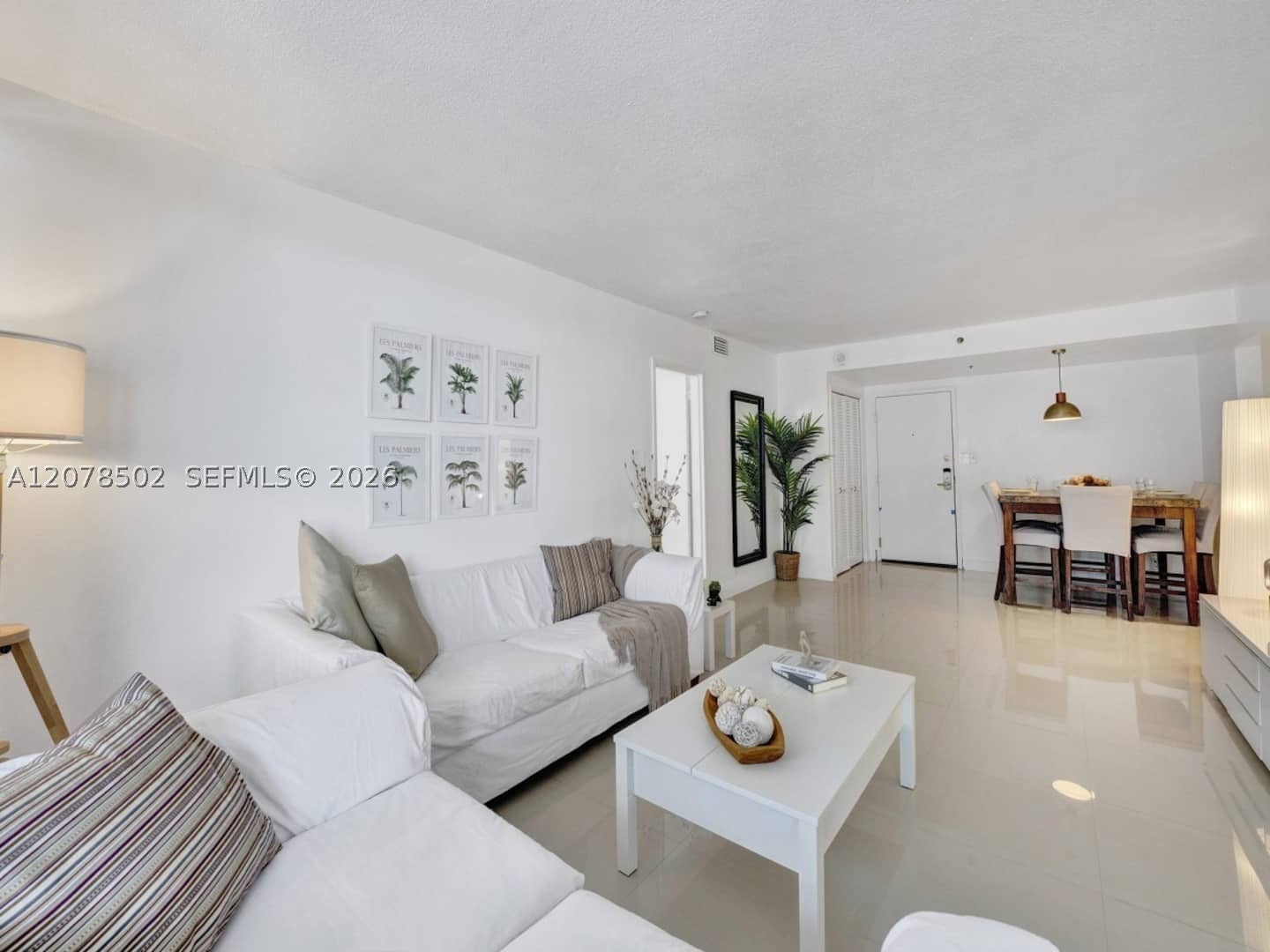 5225 Collins Ave 1516