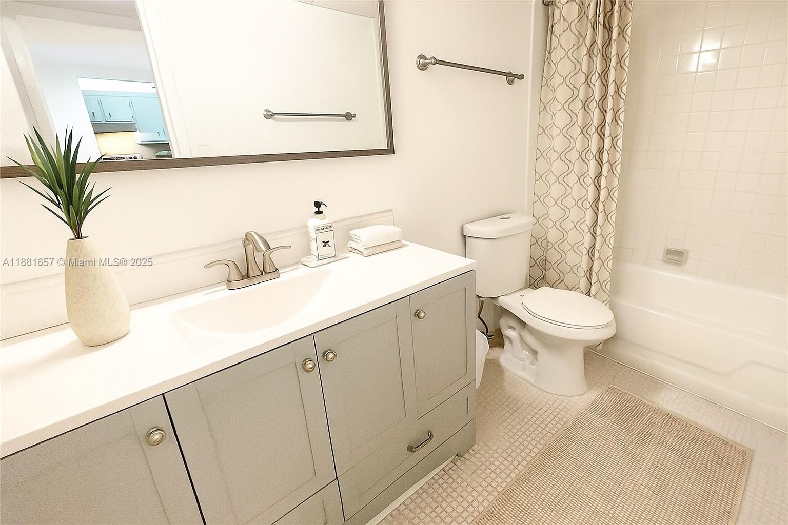 SOMERSET AT LAUDERDALE LA - Residential Lease