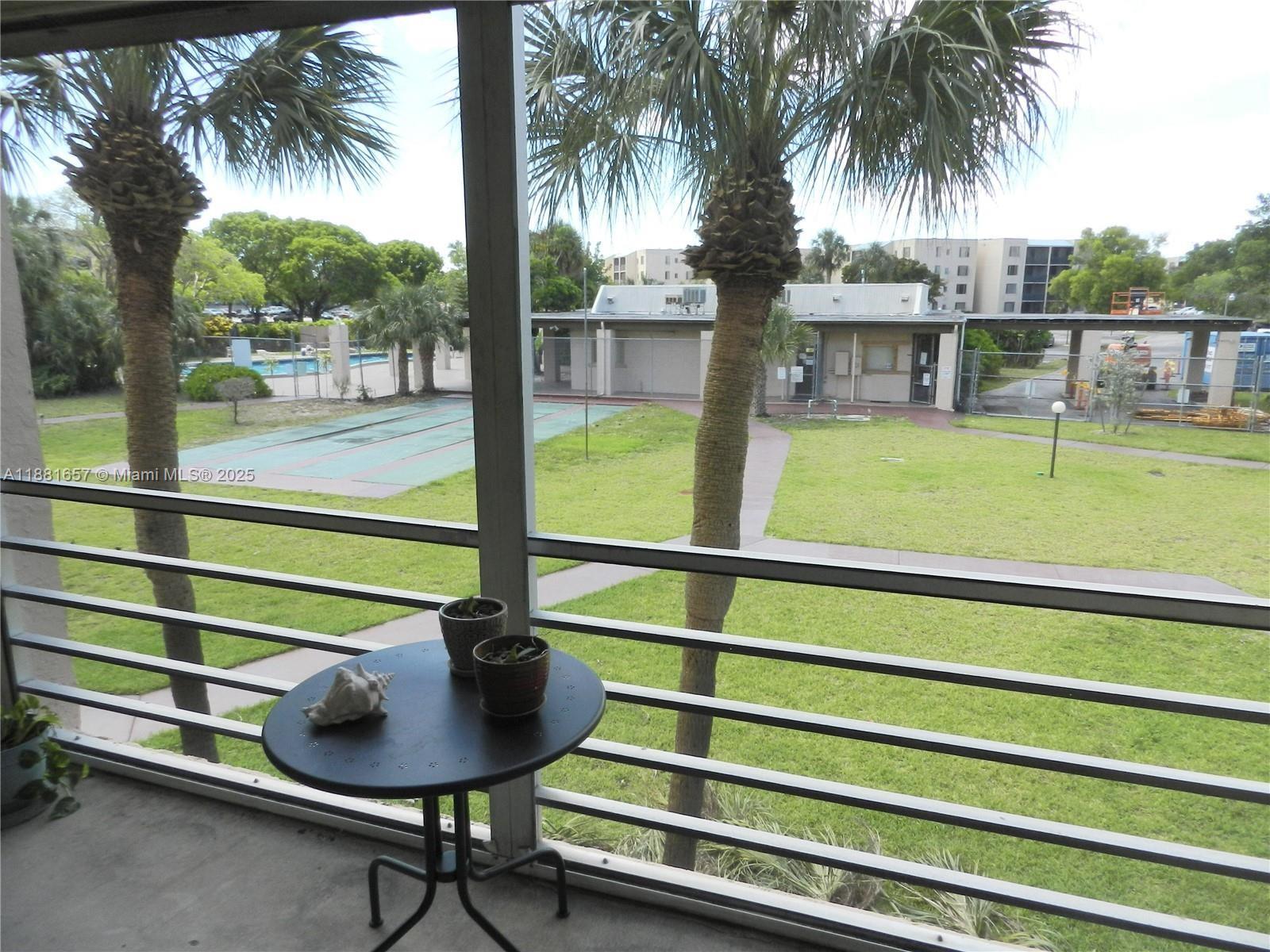 SOMERSET AT LAUDERDALE LA - Residential Lease