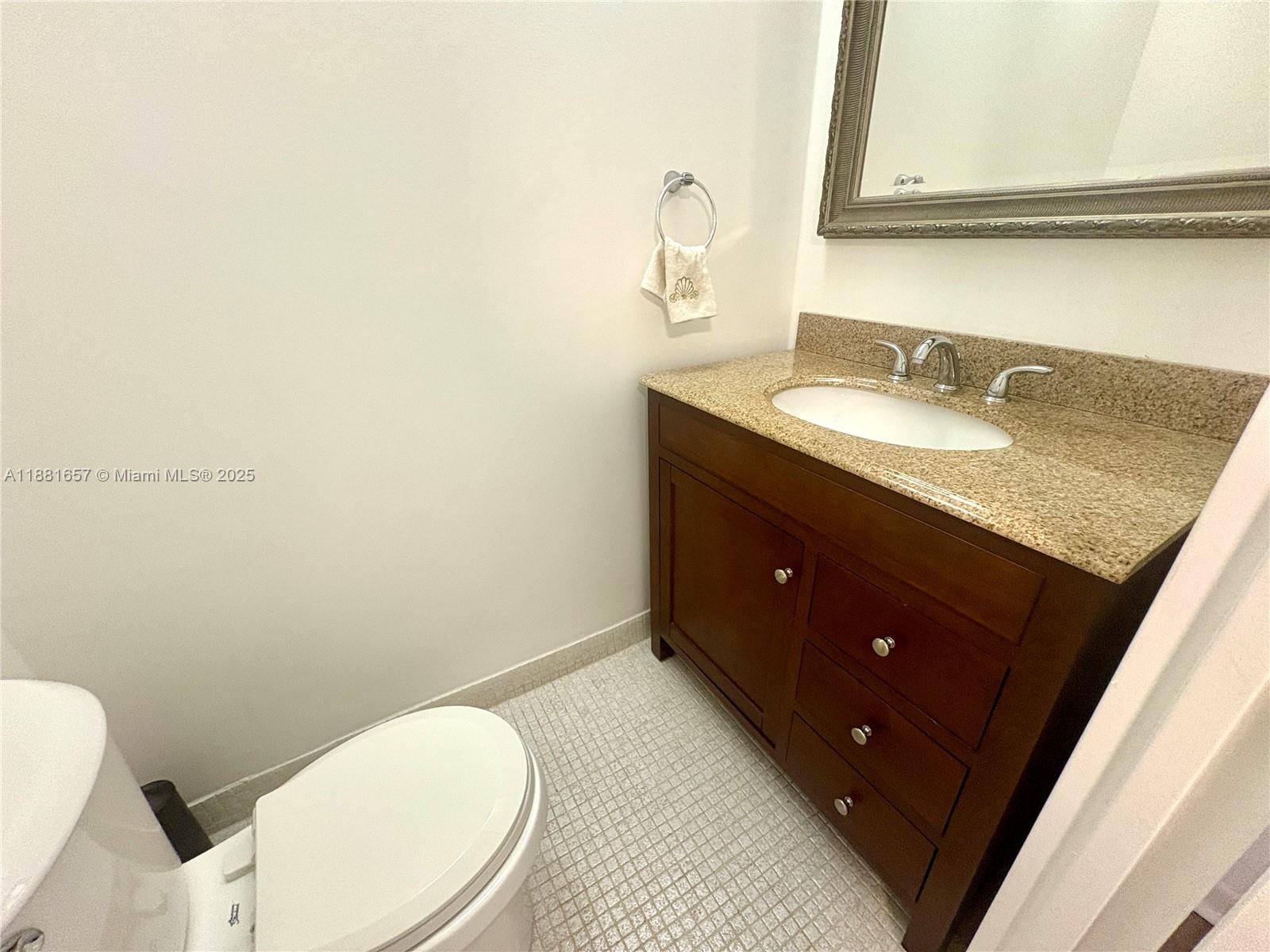 SOMERSET AT LAUDERDALE LA - Residential Lease