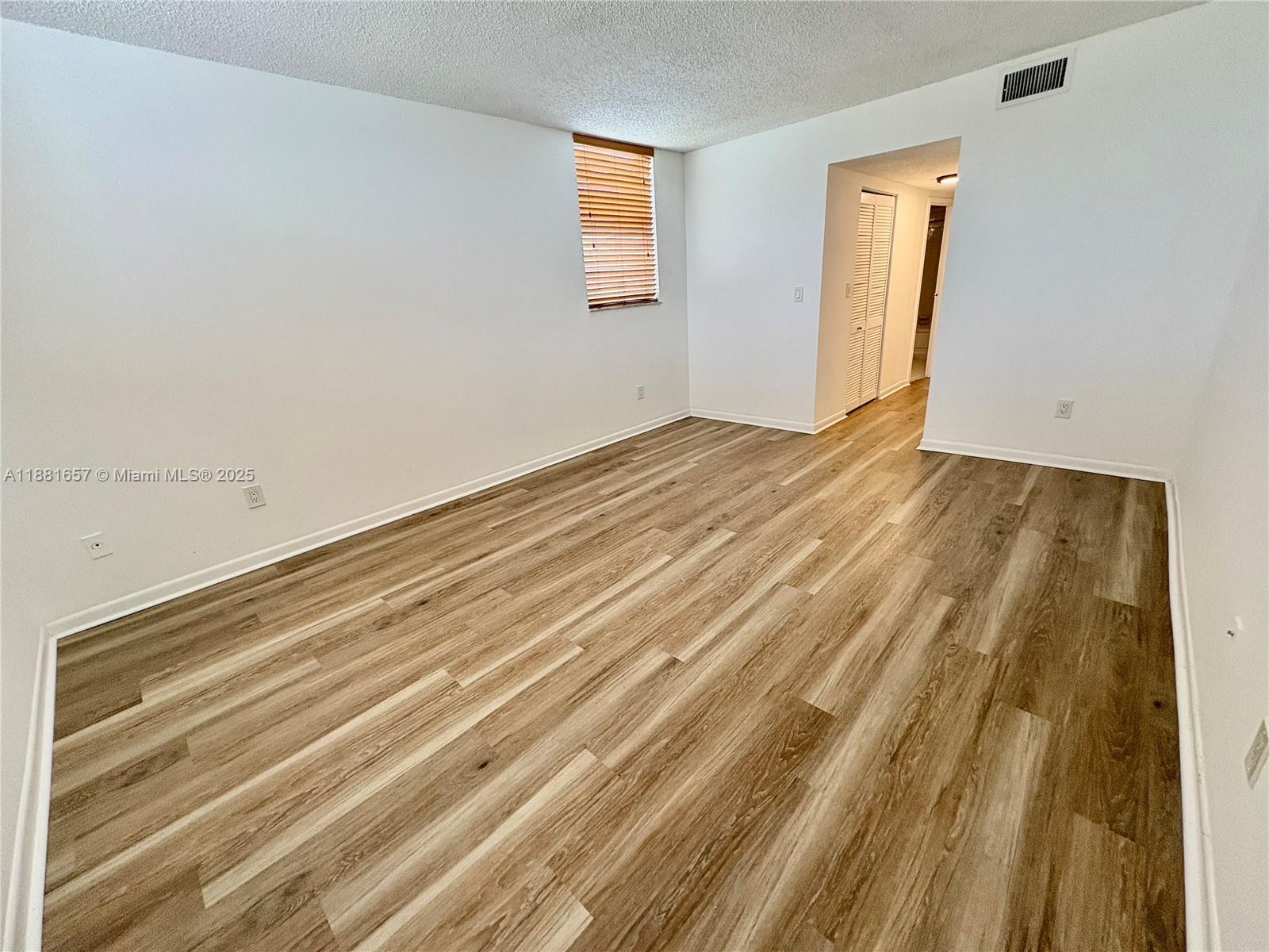 SOMERSET AT LAUDERDALE LA - Residential Lease