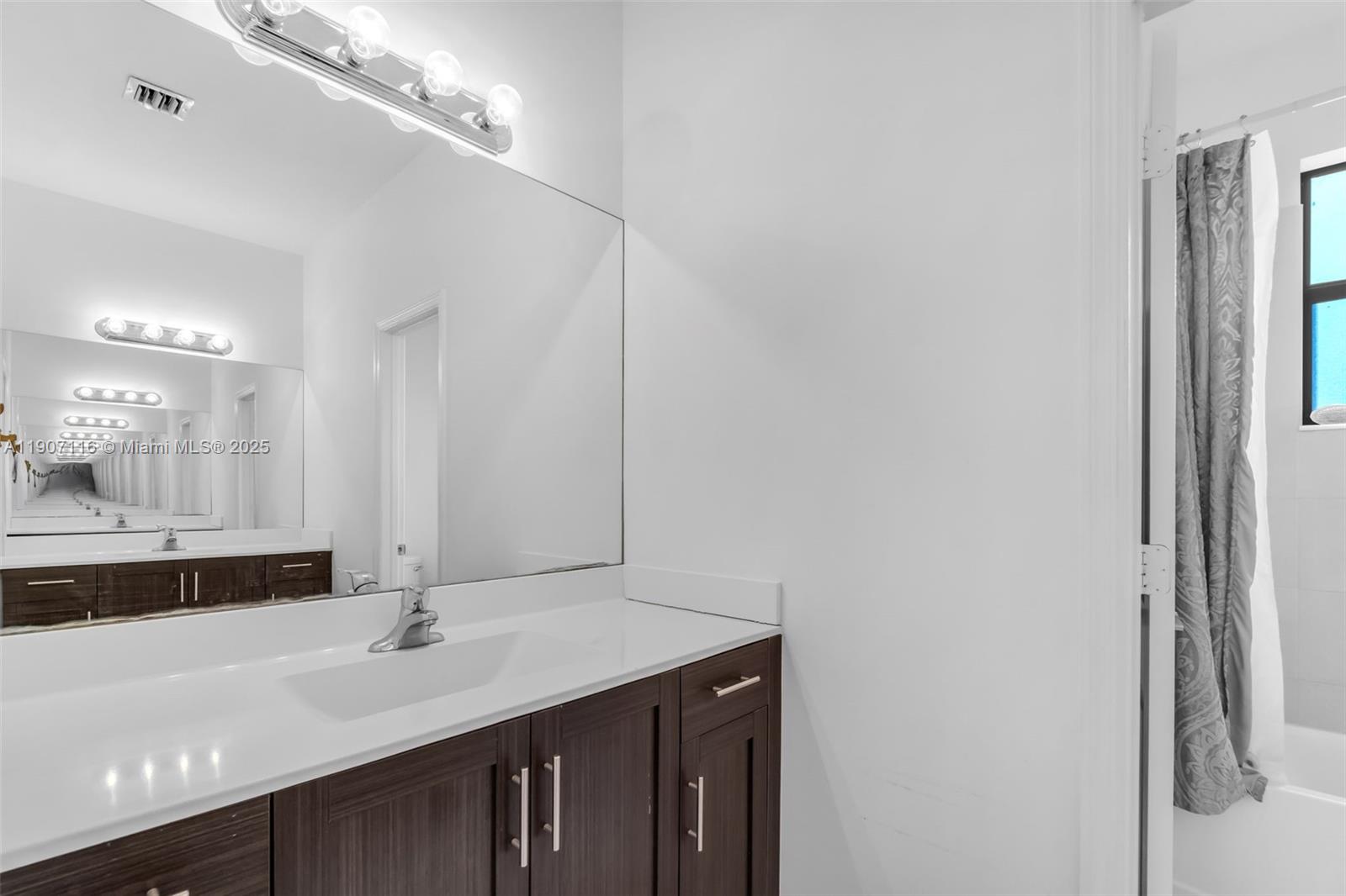 KINGMAN COMMONS - Residential