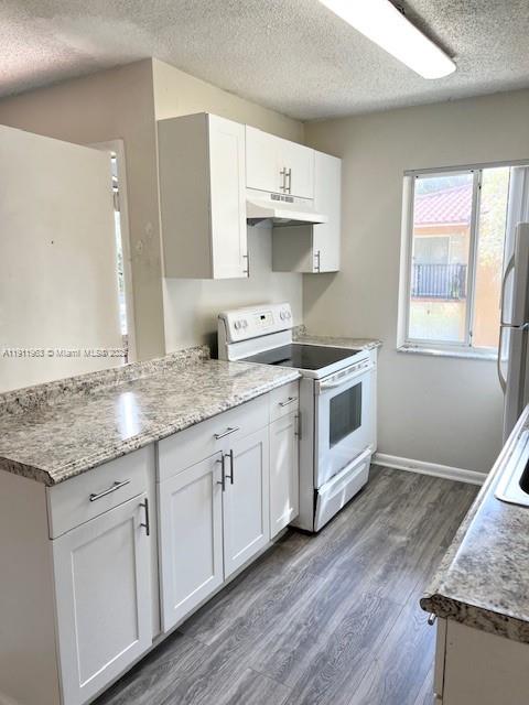 LAKES OF JACARANDA CONDO - Residential Lease