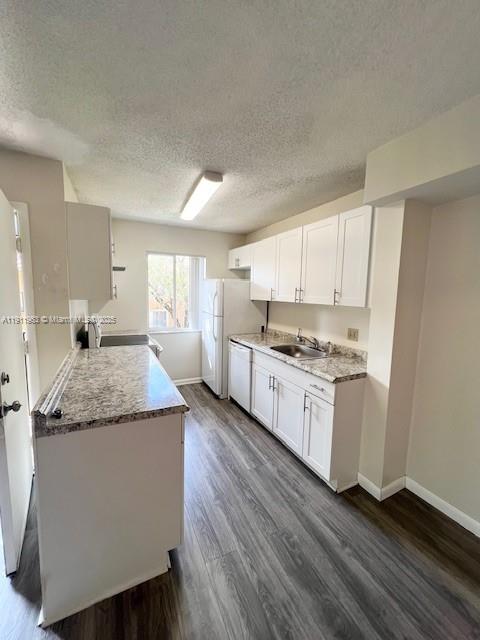 LAKES OF JACARANDA CONDO - Residential Lease