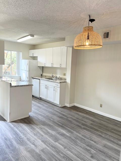 LAKES OF JACARANDA CONDO - Residential Lease