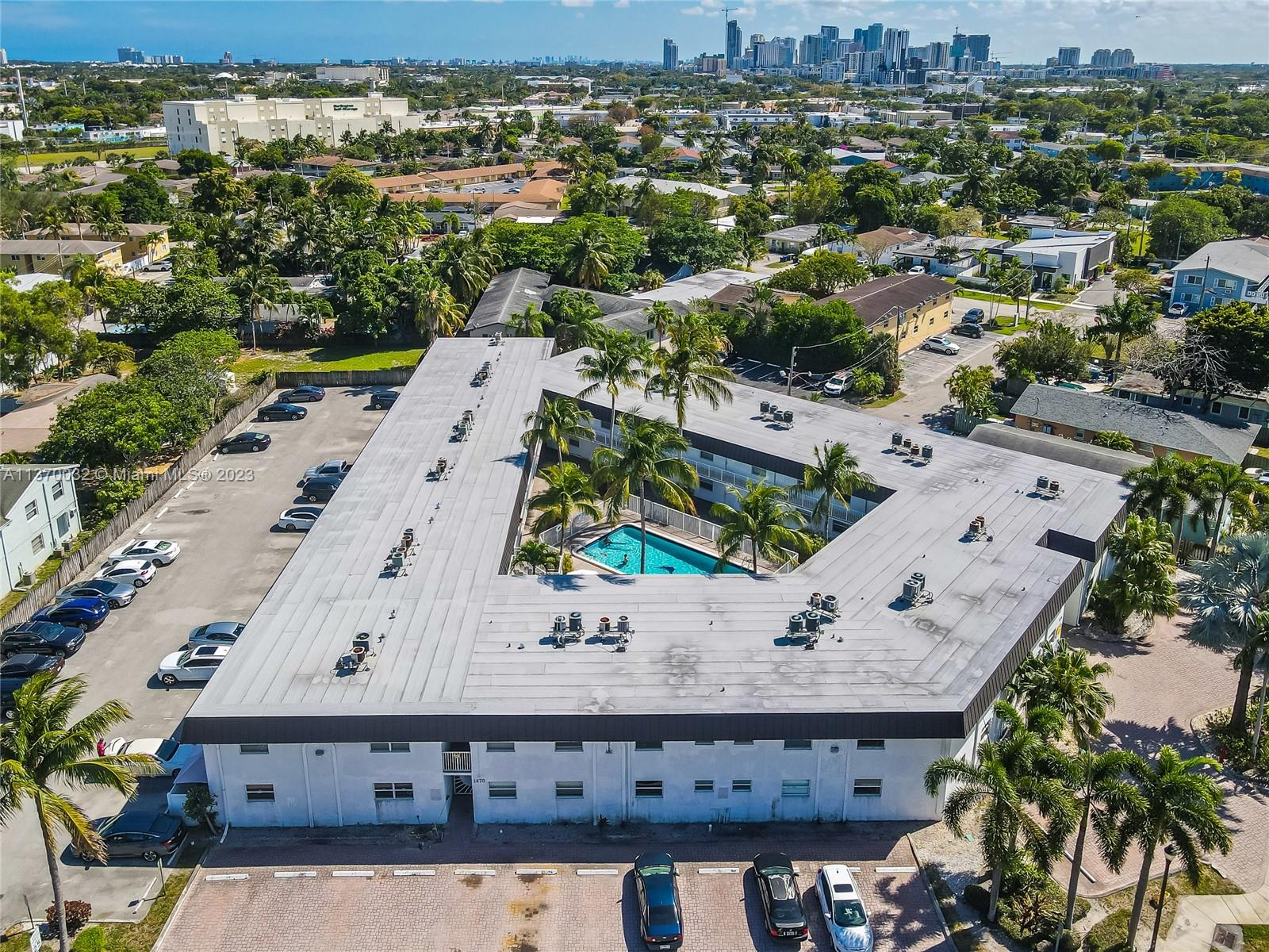 Investors, this one bedroom one bathroom unit is calling your name! Located in the thriving Fort Lauderdale area, this newly renovated building boasts a brand new roof as of 2020. With the ability to rent out the unit immediately, you'll be generating a passive income in no time. Whether you're a seasoned investor or just starting out, this property is a great addition to any portfolio. Fantastic investment opportunity.
Condo has no reserves , Unit has assessment .
