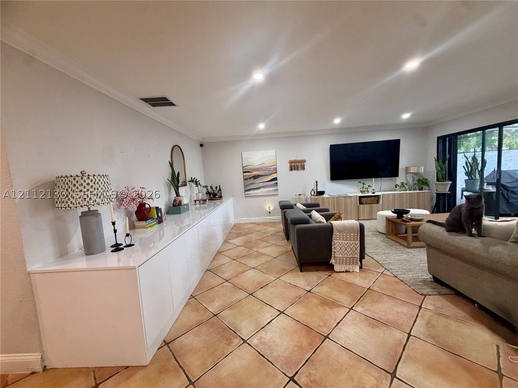 Photo of 407 Bonnie Brae Way #22, Hollywood, FL 33021 (MLS # A12112133)