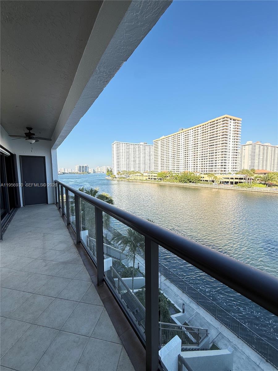 4000 NE 168th St PH3A