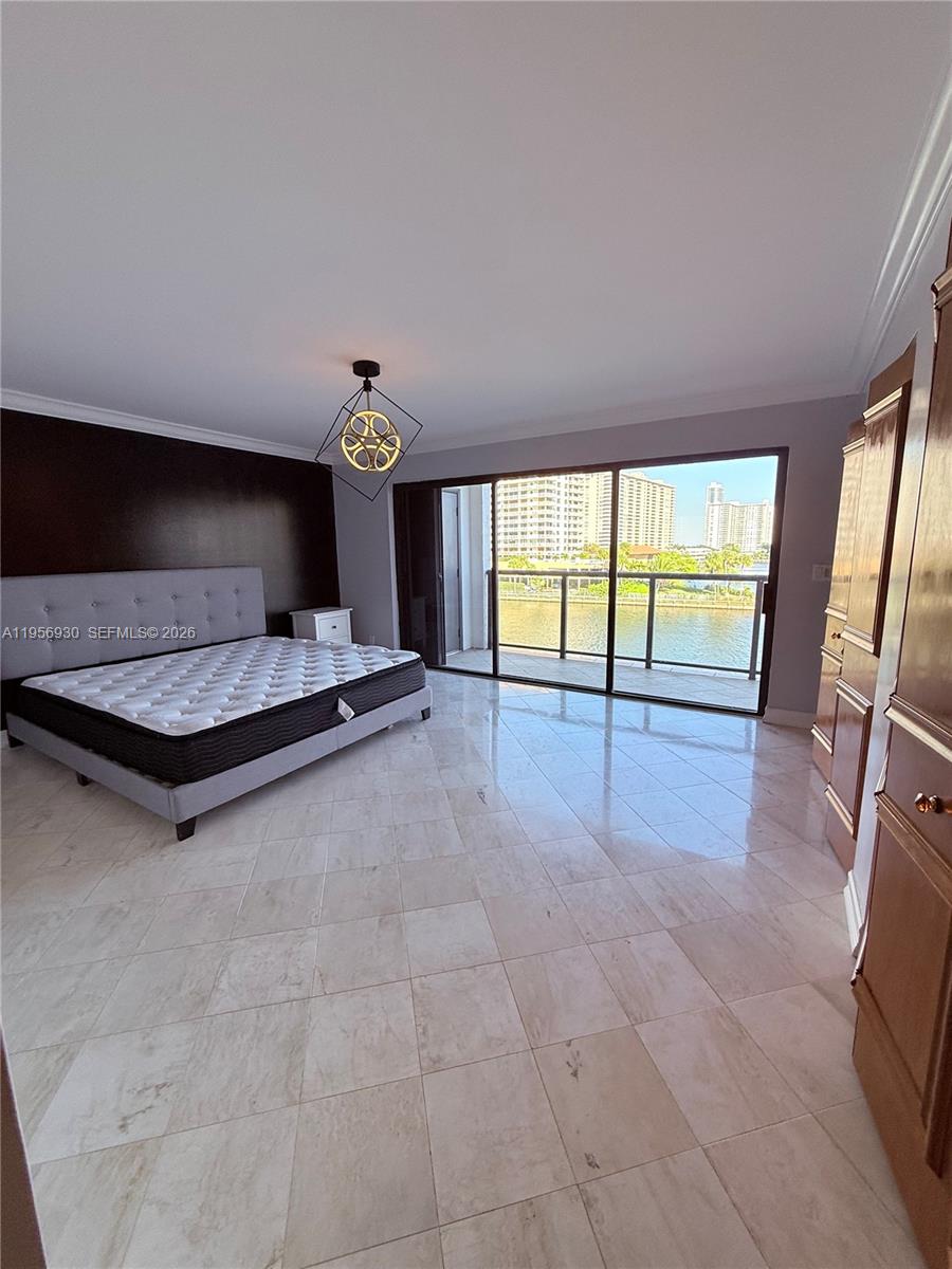 4000 NE 168th St PH3A