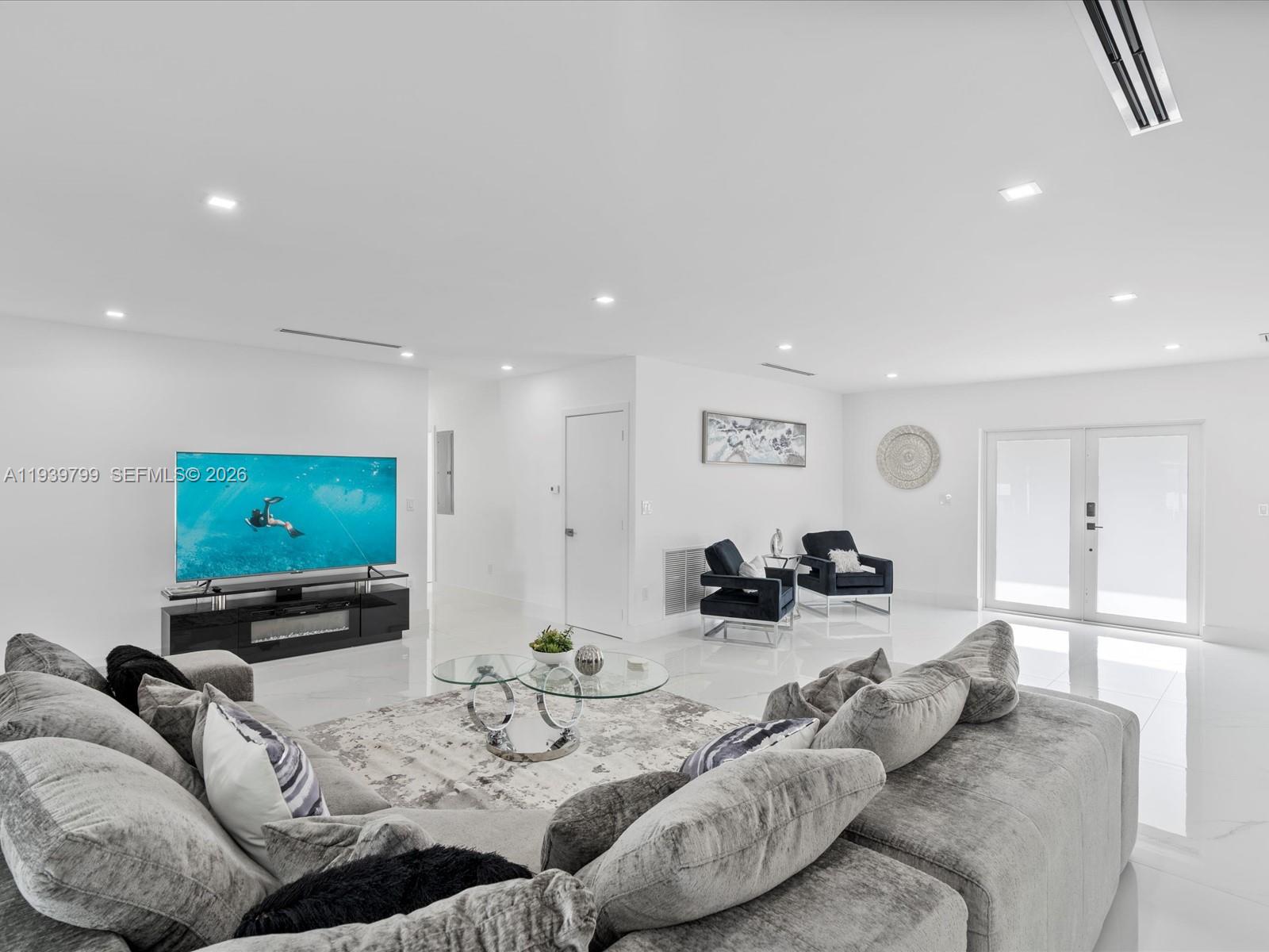 HOLLYWOOD HILLS 1965 - Residential