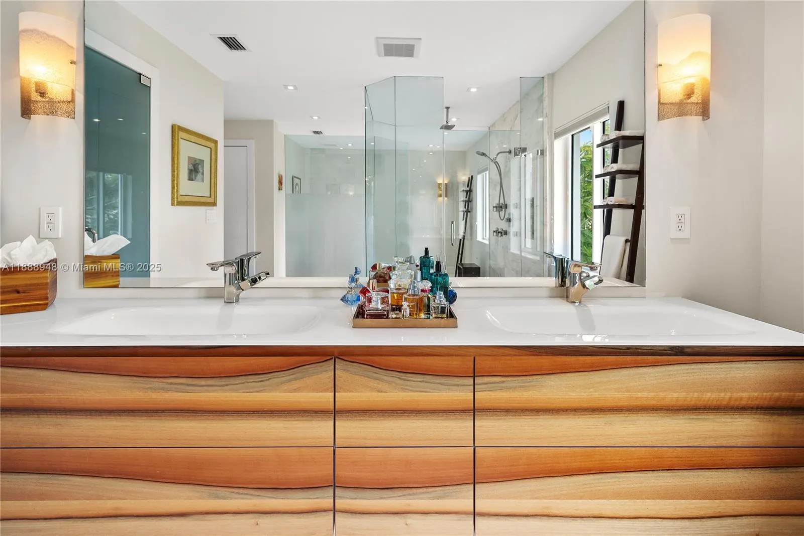 Miami Shores, Florida 33138, United States, 4 Bedrooms Bedrooms, ,5 BathroomsBathrooms,Residential,Active,225059