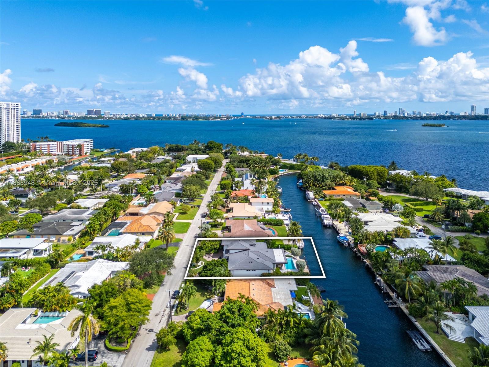 REPLAT MIAMI SHORES BAY - Residential
